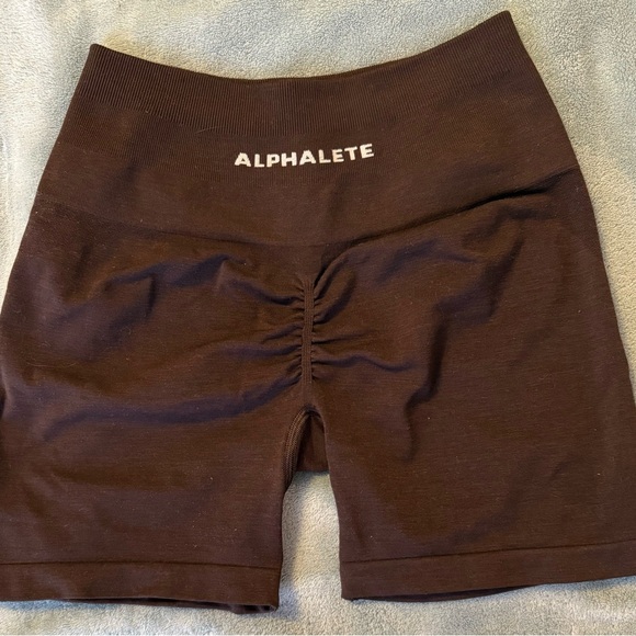 Alphalete Amplify Shorts - Picture 2 of 3